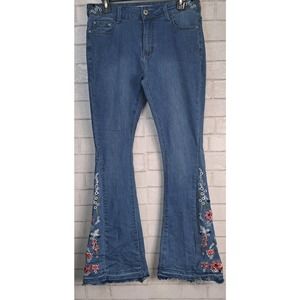ThCreasa Denim Flared Jeans Womens Sz 30 Floral Embroidered Raw Hem Stretch